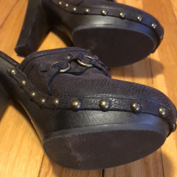Women’s R2 heeled clogs - Picture 11 of 12